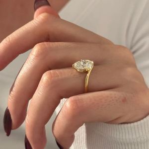 Bague de fiançailles solitaire en or 14 carats avec diamant ovale de 4 carats cultivé en laboratoire, certifiée IGI, bijoux de luxe pour mariage, bijoux de mariée, anniversaire - Product Image 2