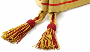 Cinturón de cintura rojo y dorado con borlas a juego, accesorio de vestir formal y ceremonial de primera calidad - Product Image 6