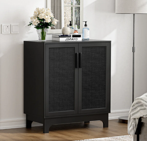 ตู้ไม้สองบานประตูดีไซน์ทันสมัยพร้อมมือจับสีดำ ตู้เก็บของสีดำสวยงามสำหรับตกแต่งห้องนั่งเล่น ห้องนอน และทางเข้าบ้าน - Product Image 1