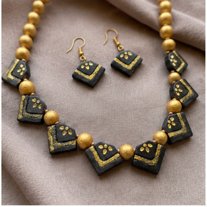 Ensemble collier et boucles d'oreilles en céramique noire dorée, perles moulées, bijoux floraux KOTTRAVAI, accessoire cadeau - Product Image 4