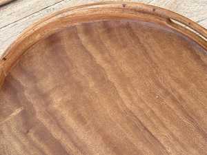 ถาดไม้วอลนัททรงกลม ถาดไม้เนื้อแข็งสำหรับเสิร์ฟชาหรือปิกนิก ถาดเสิร์ฟไม้หายาก ทำด้วยมือจากประเทศไทย - Product Image 2
