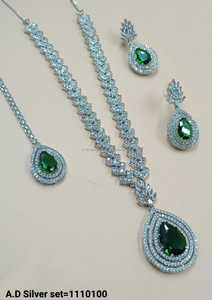 Ensemble de bijoux de mariée en diamant américain classique Collier et boucles d'oreilles en deux pièces pour mariage Style classique à la mode - Product Image 2