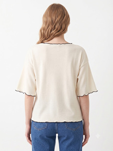 Camiseta de algodón premium para mujer de marca privada con ribete en contraste, camiseta de uso diario para mujer, ropa de boutique de fábrica con borde en contraste personalizado - Product Image 2