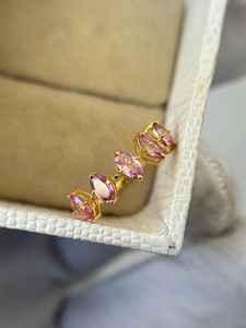 Bague de fiançailles en saphir rose de haute qualité, cinq pierres de saphir de Ceylan, argent sterling 925 plaqué or 14 carats, bague de demande en mariage - Product Image 6