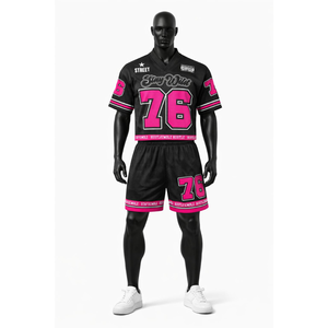 Ensemble maillot et short de football américain de qualité durable, uniforme sportif respirant, tenue d'équipe personnalisée pour les entraînements et les matchs - Product Image 2