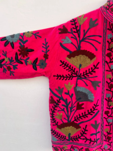 Veste courte réversible en velours Suzani, rembourrée en coton, brodée à la main, style bohème vintage, taille unique, vêtements ethniques multicolores, prix de gros - Product Image 3