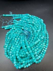 ลูกปัดอเมซอนไนต์ธรรมชาติทรงลูกบาศก์ สีฟ้าสวยงาม คุณภาพสูง สำหรับทำเครื่องประดับ - Product Image 3