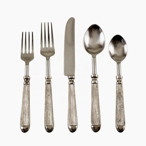 ชุดช้อนส้อมสแตนเลสและอลูมิเนียมพร้อมลายนูนเครื่องใช้บนโต๊ะอาหารมือจับทำด้วยมือ - Product Image 1