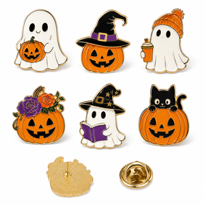 Épinglette personnalisée en émail sur le thème de l'anime, mascotte d'Halloween, métal plaqué or avec impression UV - Product Image 3