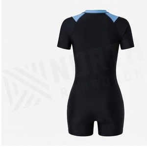 Ensemble de yoga 2 pièces imprimé papillon bleu avec finition dorée, body à col en V profond et jupe portefeuille longueur genou - Product Image 2