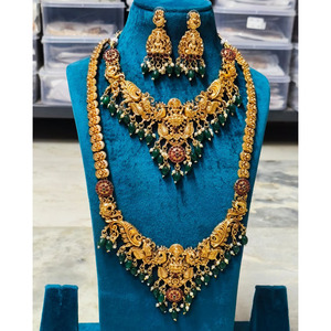 Ensemble collier et boucles d'oreilles ethniques pour femmes JeweleMarket, plaqué or mat traditionnel, avec cristaux et strass, origine Maharashtra, pour mariage - Product Image 1