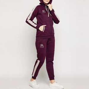 Conjunto Deportivo Personalizado para Mujer GYM ACTIVE con Tela Transpirable, Cintura Elástica y Ajuste Extensible Diseñado para Entrenamientos - Product Image 4