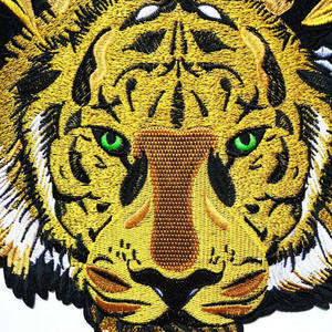 Parches Bordados de PVC Termoadhesivos con Diseños Personalizados de Tigre, León y Lobo, con Formas de Estrella y Flor, Hechos a Mano por MEHMOOD APPARELS - Product Image 4