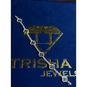 กำไลข้อมือดีไซน์หรูหราประดับเพชรโมอิสซาไนต์ VVS เงินแท้ 925 ดีไซน์แบบ Iced Out จาก Trisha Jewels - Product Image 2