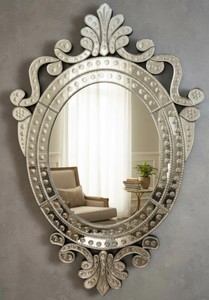 Miroir mural vénitien de luxe artisanal avec cadre en verre gravé complexe et décorations traditionnelles d'inspiration Murano italienne - Product Image 1