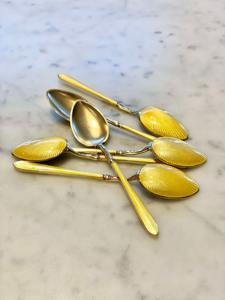 Juego de 6 cucharas de boda de acero inoxidable esmaltadas amarillas de la India para utensilios de cocina, postres, cubiertos, suministros para fiestas de mesa - Product Image 2