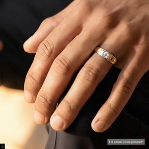 Anillo de Compromiso para Hombre con Diamante Cultivado en Laboratorio de Corte Brillante Redondo de 0.50 Quilates, Dos Tonos, Certificado IGI, Oro y Plata, Elegante para Boda - Product Image 1