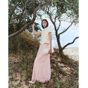 Nueva Tendencia 2026 Faldas Largas para Mujer ODM NORAH LONG SKIRT Falda Larga Elegante de Cintura Alta con Pliegues Verticales en Blanco - Product Image 1