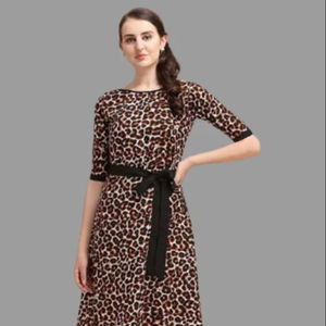 Robe de soirée imprimée en crêpe épais pour femme, col rond, manches trois quarts, imprimé animal marron, entièrement cousue, longueur normale - Product Image 1