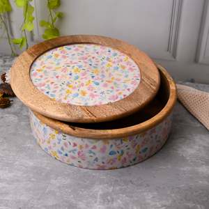 Exquisita Cazuela de Madera con Diseño Floral para Guardar Pan - Product Image 3