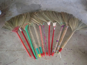 Vente en gros SAFIMEX SFM-CD02 Balai en bambou artisanal, naturel, doux, traditionnel vietnamien, léger, durable et écologique - Product Image 6
