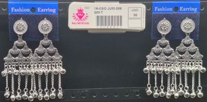 Pendientes Jhumka de Plata Oxidada India con Diseño Floral Redondo, Cadena de Múltiples Niveles, Borla y Cuentas Ghungroo, Venta al por Mayor a Granel, Par - Product Image 4