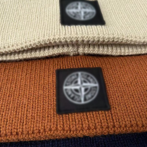 Gorros de Lana Unisex al por Mayor, Estilo Europeo y Americano, Gorros Tejidos Cálidos de Invierno para Parejas, Logotipo Personalizado OEM, MOQ Bajo - Product Image 3