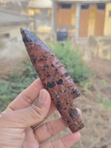 Couteau en obsidienne acajou, pointe de flèche, lame en cristal faite à la main avec manche en bois, poignard rituel, décoration d'autel spirituel, cadeau pour collectionneur - Product Image 3