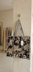 Sac fourre-tout léger en tissu de coton imprimé arbre noir et or Le Souvenirs, fermeture éclair, style bohème vintage, toile rayée - Product Image 2