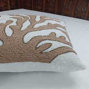 Housse de coussin perlée design, parfaite pour canapé, lit, salon et coussin élégant pour maisons modernes - Product Image 3