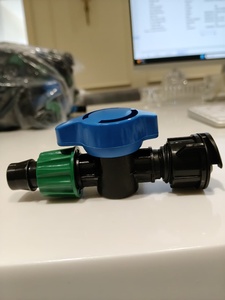 Conectores de Manguera Plana de Plástico de Alta Calidad de 16 mm con Tuerca de Bloqueo y Válvula de Derivación para Sistema de Riego por Goteo Doméstico - Product Image 3