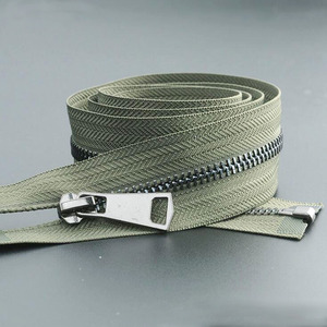 Accessoires de maroquinerie : Fermetures éclair métalliques en laiton n°3 et n°5 avec tirette pour sacs de marque - Product Image 2