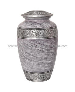 Urnas Funerarias Decorativas de Latón Hechas a Mano para Hombres y Mujeres - Product Image 5