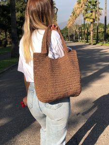 Sac fourre-tout tissé à la main, style bohème marron, utilisation en extérieur, forme rectangulaire, 100% artisanal pour toutes les saisons - Product Image 1