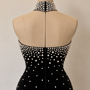 Robe longue moulante en velours noir perlé, col licou, sans manches, dos nu, ornée de strass, infroissable, pour mariage et occasions formelles - Product Image 5