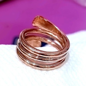 Bague élégante en cuivre pour filles et femmes, au design raffiné, confortable à porter, de qualité supérieure, idéale pour les mariages, les fêtes et comme cadeau. - Product Image 2