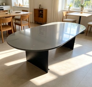 Table de conférence ovale, plateau en MDF, pieds en métal, design minimaliste, mobilier de bureau stable, usage commercial, 6 places - Product Image 1