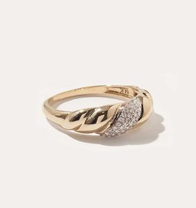 Anillo de Boda de Moissanita con Corte Redondo y Engaste Pavé, Plata de Ley 925, Apilable, para Aniversario Nupcial, Elegante Regalo para Ella - Product Image 3