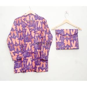 ชุดนอนผู้หญิงลายดอกไม้ 2 ชิ้น สีม่วง น่ารัก พิมพ์ลายโบว์ แขนยาว ติดกระดุม ผ้าฝ้าย 100% พร้อมถุงผ้าฝ้าย - Product Image 6