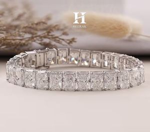 Bracelet Tennis de Luxe pour Homme en Or Blanc 14K, avec Maillons en Diamant de Laboratoire Taille Radiant et Chaîne en Moissanite Certifiée VVS Lourde - Product Image 1