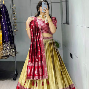 Lehenga en soie Kanchipuram tissée Royal Zari avec dupatta - Product Image 1