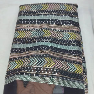 Tela Fox Georgette Squinc de primera calidad con intrincado trabajo Squinc en toda la superficie y detalles de hilo brillante. - Product Image 1