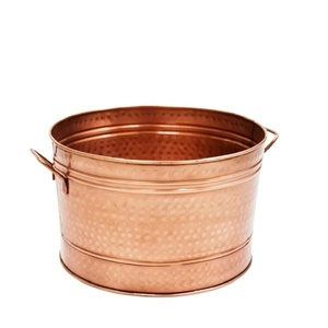 Bañera de metal con acabado de cobre martillado con asas laterales, ideal para almacenamiento de bebidas de cubo de hielo, decoración de fiesta rústica, conjunto de acento - Product Image 1