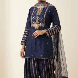 Colección Eid elegante y hermosa de 3 piezas: camisa, shalwar y dupatta de tela, ropa tradicional para Eid. - Product Image 1