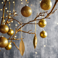 Boule de Noël et ornements d'arbre en laiton modernes coupés à la main Ajouts simples et élégants par Artisans