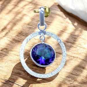 Colgante de Plata de Ley 925 con Topacio Místico, Engaste en Bisel, Hecho a Mano, Elegante, Joyería al por Mayor para Mujer - Product Image 1