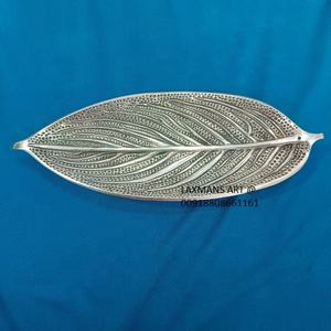 Bâtons d'encens en métal modèle feuille attrape-cendres porte-encens en métal aluminium sculpté brûleurs d'encens en gros de l'Inde - Product Image 1