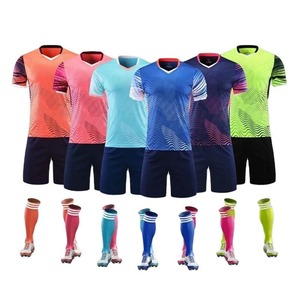Vêtements de sport confortables pour hommes, uniforme de football 100% polyester, uniforme de football sur mesure pour hommes - Product Image 5
