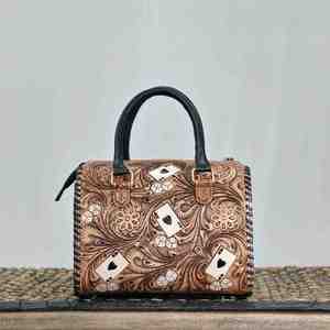 Nueva llegada, bolso de lona pequeño de cuero genuino con diseño floral Walla, hecho a mano, duradero, con patrón de as de picas y cierre de cremallera para el hombro. - Product Image 1
