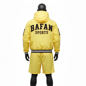 ชุดเซ็ตเสื้อแจ็คเก็ตและกางเกงขาสั้นผู้ชาย ผ้าไนลอนโพลีเอสเตอร์คุณภาพพรีเมียม สีเหลือง สำหรับเล่นกีฬา รับสกรีนโลโก้ มีไซส์ใหญ่พิเศษ - Product Image 2